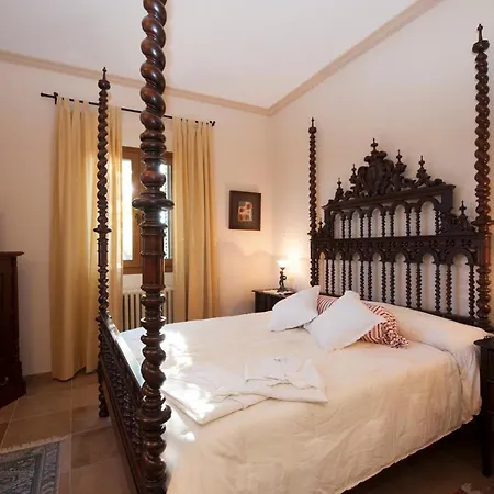 וילה Luxurious 6-bedroom Just 10 Minutes From The *